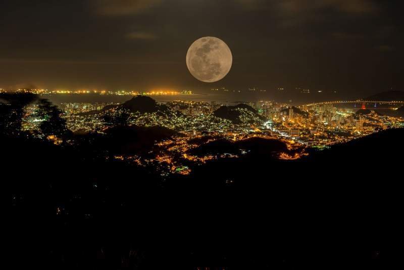 Vitória tem mirante aberto e trilha noturna para o fenômeno da Superlua