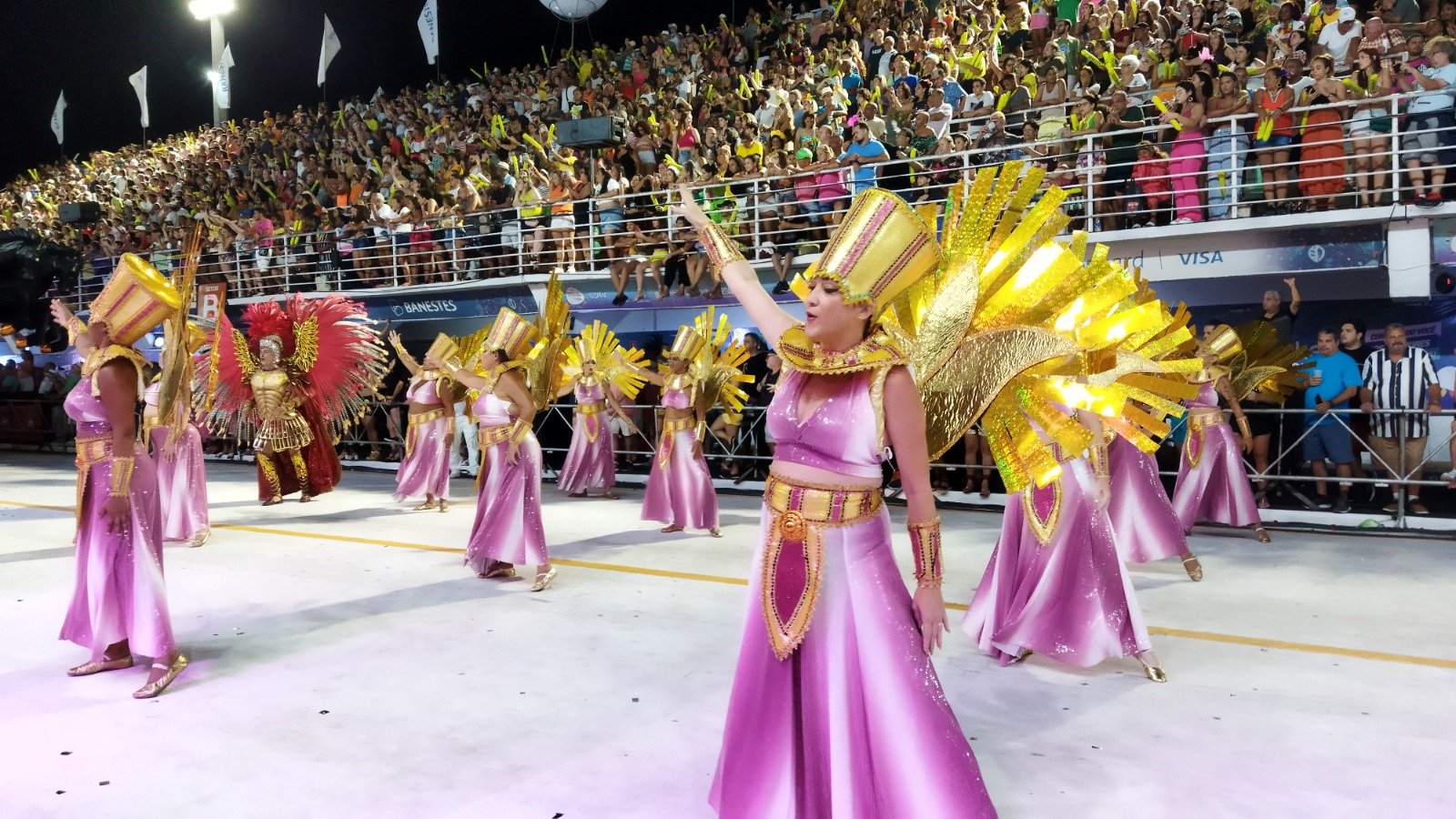 Carnaval de Vitória: venda de ingressos para os desfiles começa nesta sexta-feira.
