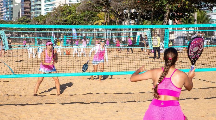 Praia de Itaparica recebe o Circuito Feminino de Beach Tennis Quatro Estações.