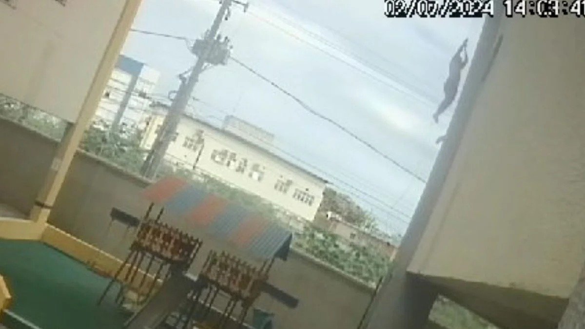 Foragido cai de 20 metros ao tentar escapar da polícia em Vila Velha