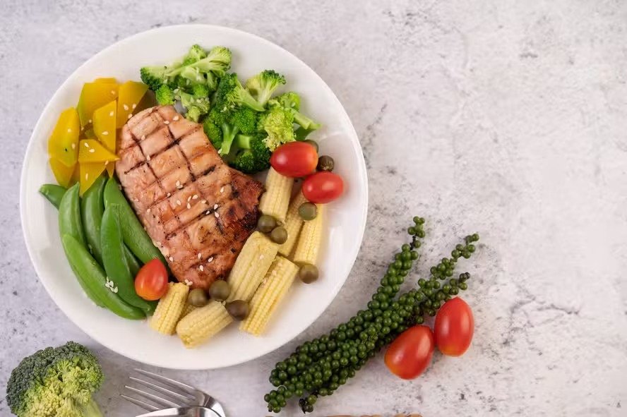 Alimentos com menos carboidrato ajudam a retardar o ganho de peso, mostra estudo