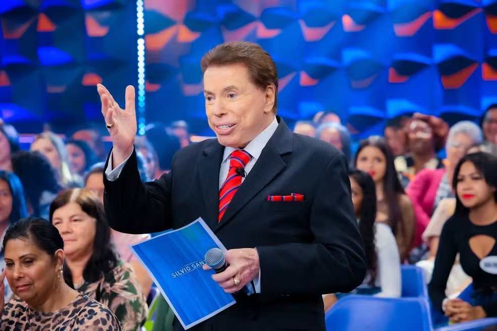 Maior apresentador da TV brasileira, Silvio Santos morre aos 93 anos em São Paulo