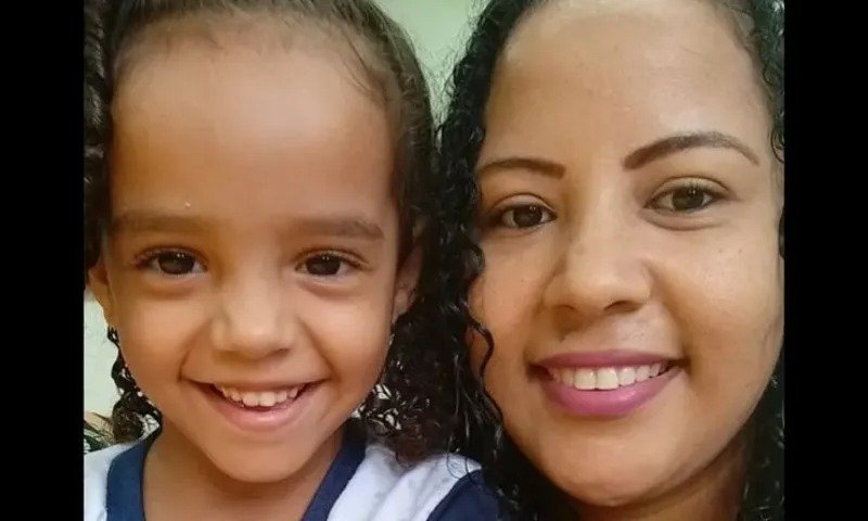 Morre menina atropelada com a mãe em Vila Velha e polícia pede prisão de motorista