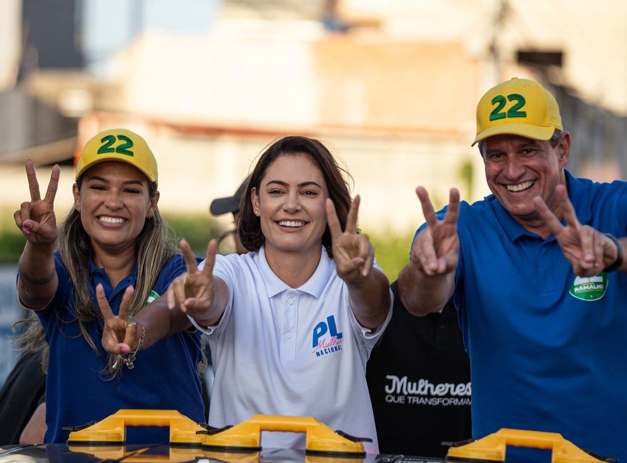 Michelle Bolsonaro participa da carreata em apoio a Ramalho em Vila Velha