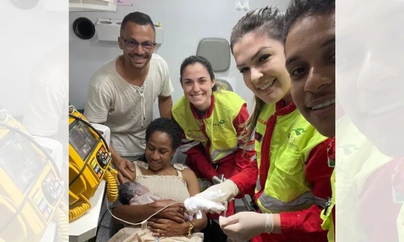 Bebê nasce dentro de ambulância às margens da BR-101 na Serra