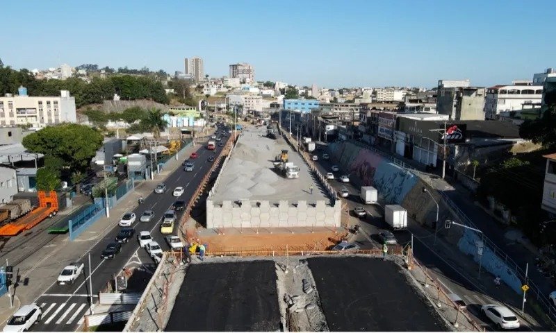 Trecho da avenida Mário Gurgel é interditado para obras de viaduto em Cariacica