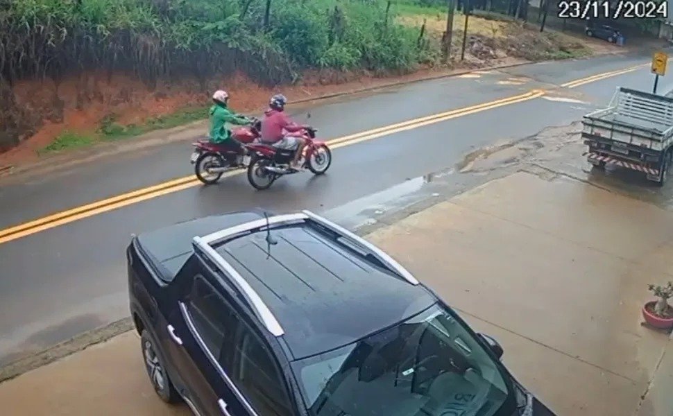 Grupo se confunde e furta moto por engano no Norte do ES