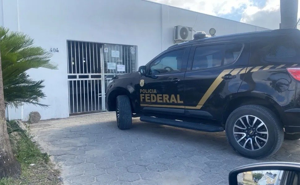 Polícia Federal faz operação contra desvio de dinheiro público no Norte do ES