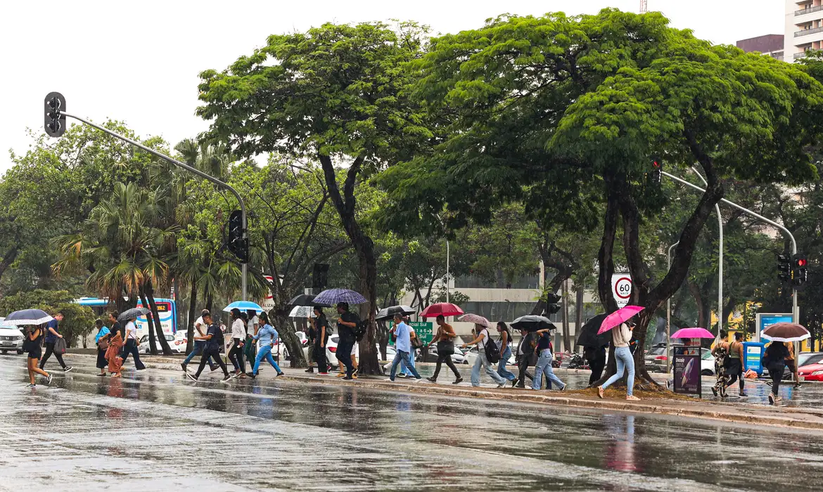 ES recebe novo alerta de chuvas intensas até esta segunda-feira