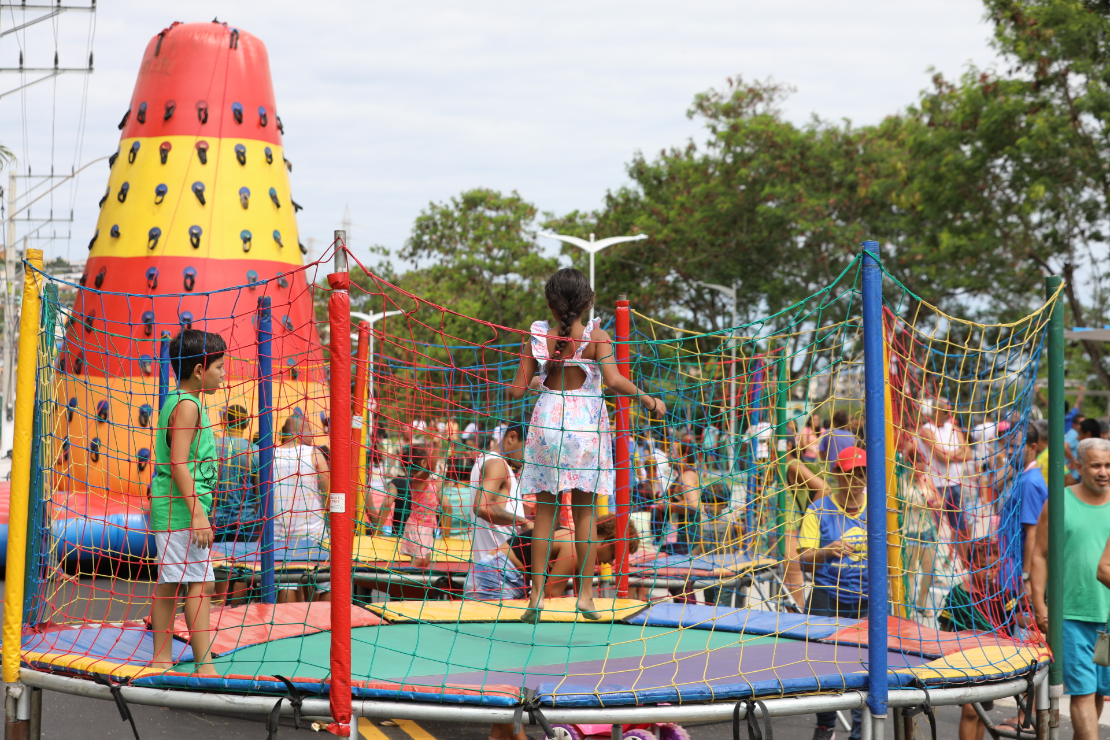 Picolé, pipoca, algodão-doce e brinquedos de graça na Nova Orla de Cariacica neste domingo