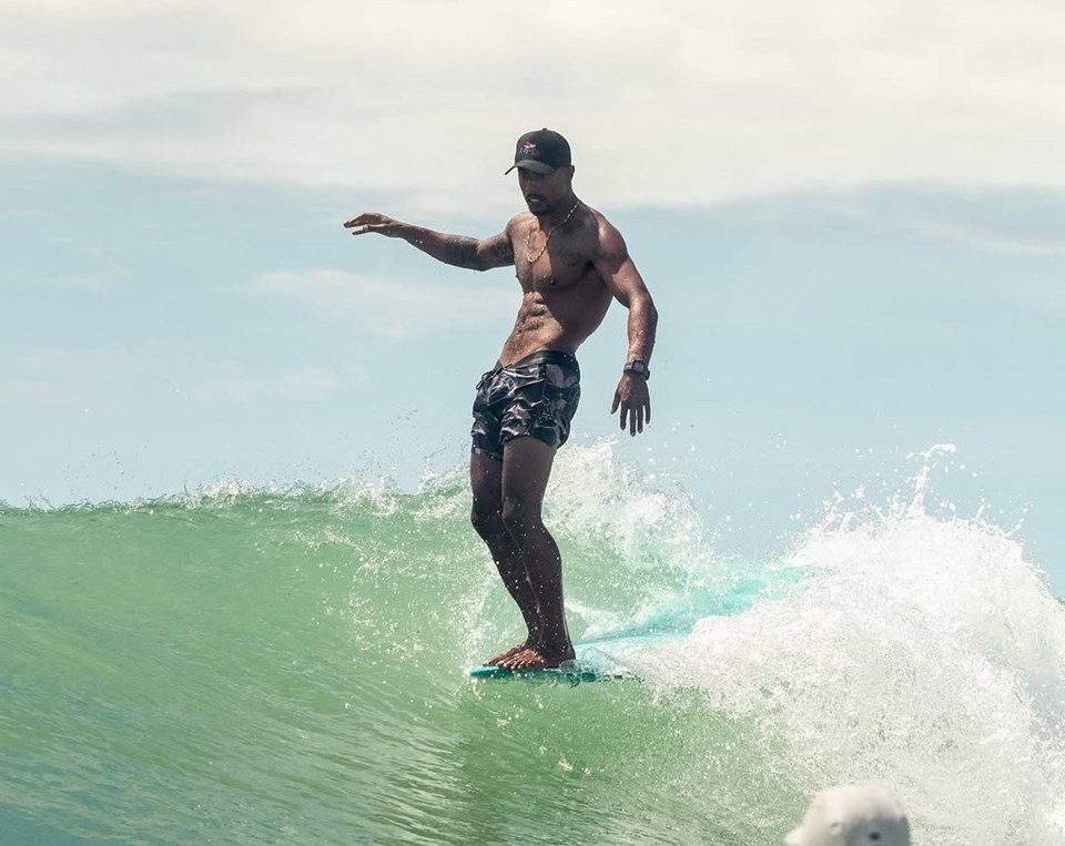 Capixaba disputa primeira etapa do Circuito Sul-Americano de Longboard 2025