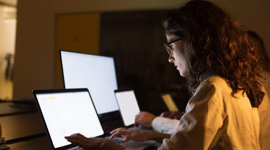 Curso “Jovem Programadora” insere mulheres de Vila Velha no setor tecnológico da cidade