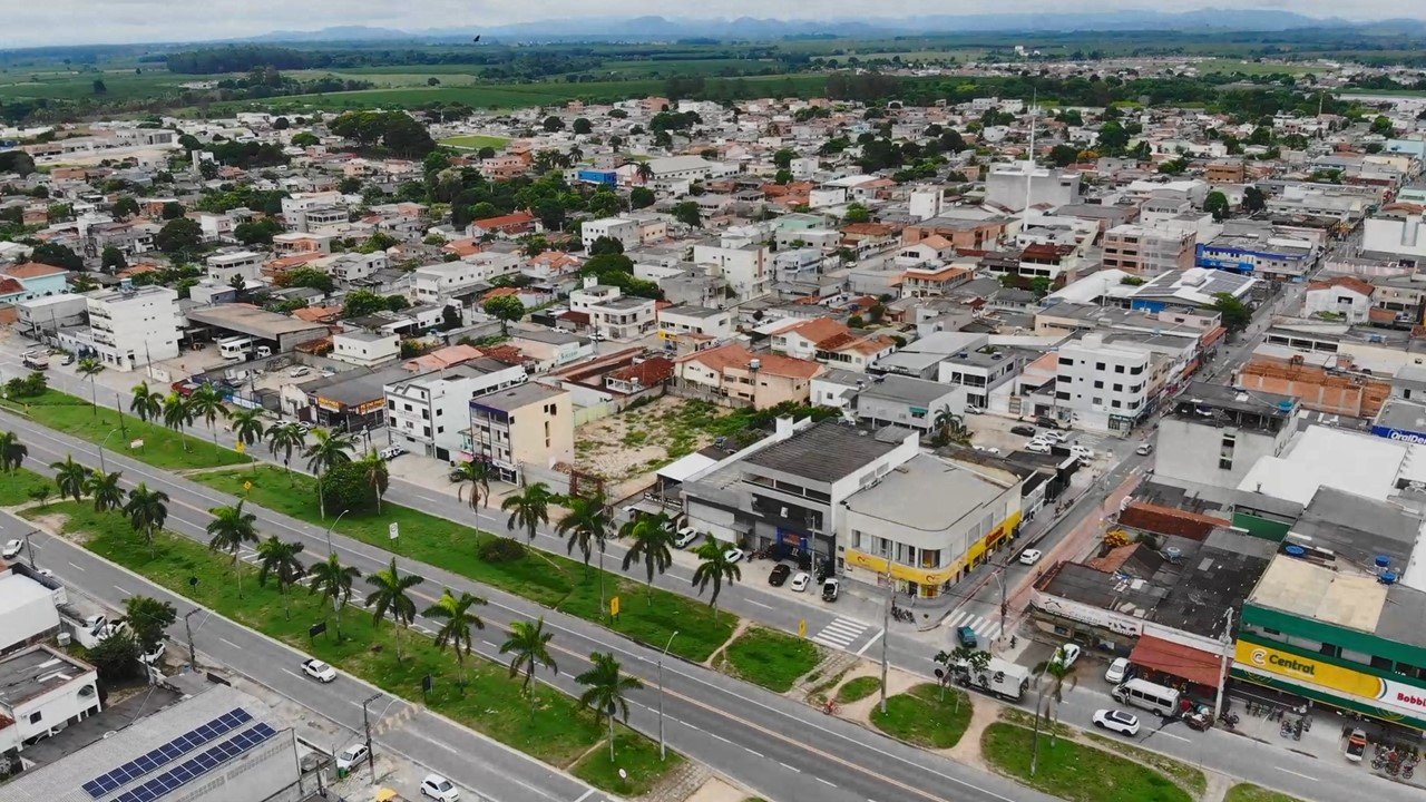 Dois jovens assassinados a tiros dentro de veículo no Norte do ES