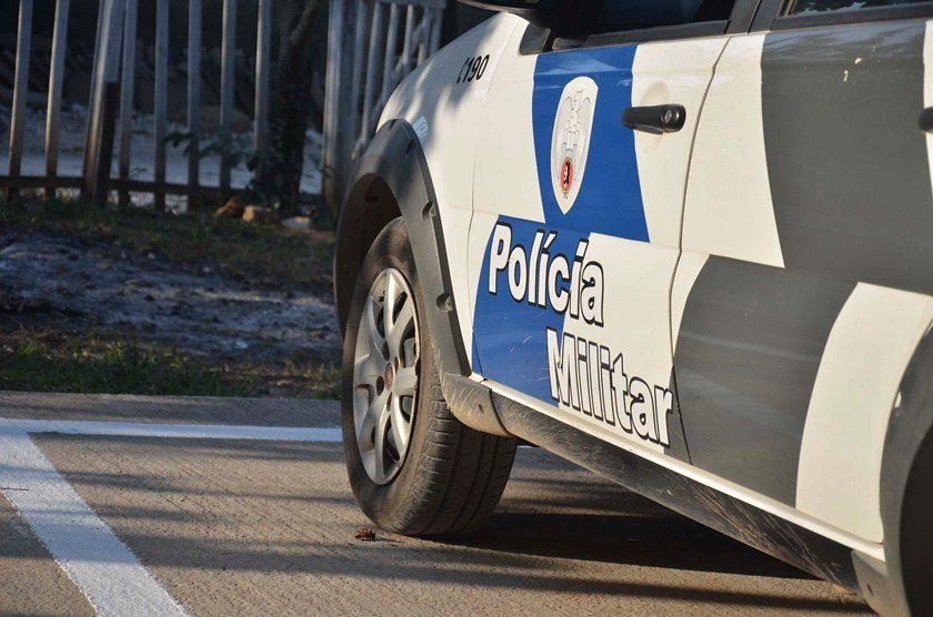 Traficantes instalam câmeras em poste para monitorar ação da polícia em Vila Velha