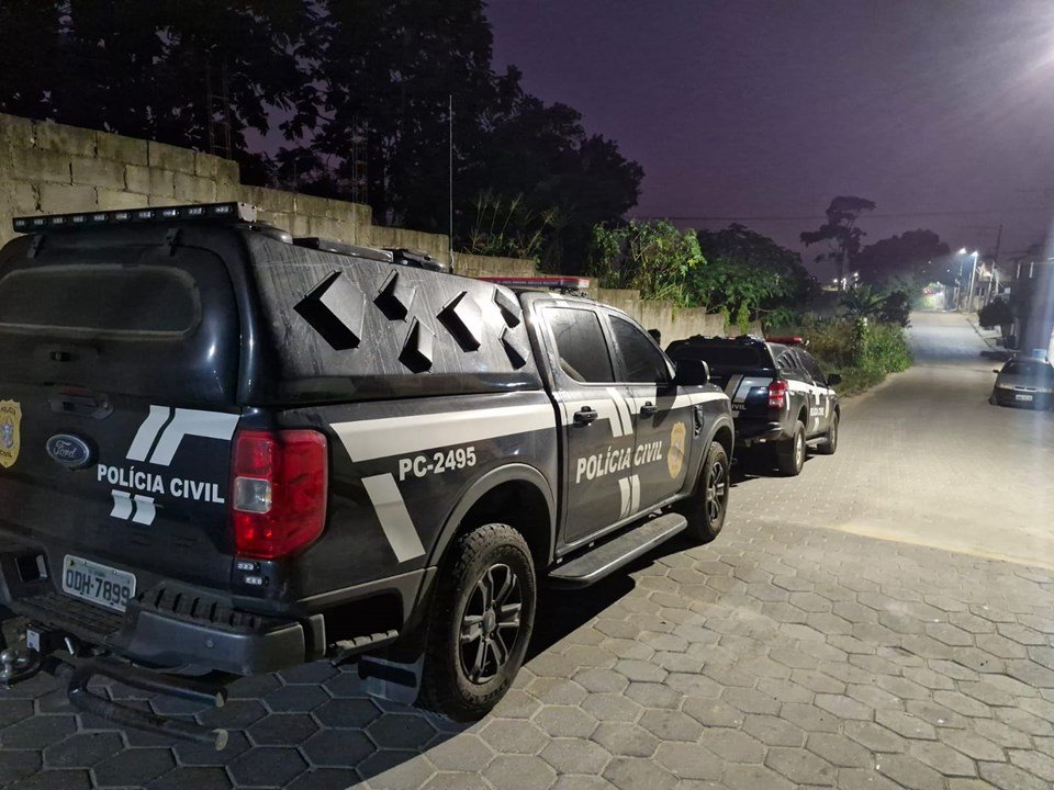 Polícia Civil faz operação contra tráfico de drogas em Sooretama e prende 8 suspeitos