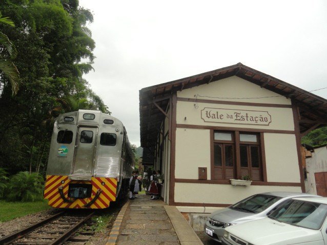 Viana lidera articulações para retomada do Trem das Montanhas Capixabas