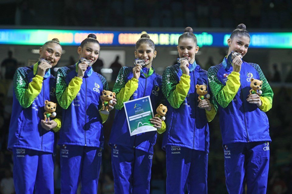 Com a capixaba Sofia Madeira, Brasil faz história no Mundial de Ginástica Rítmica