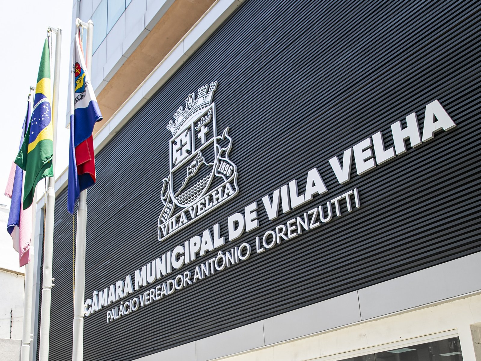 Justiça suspende reajustes considerados irregulares na Câmara de Vila Velha