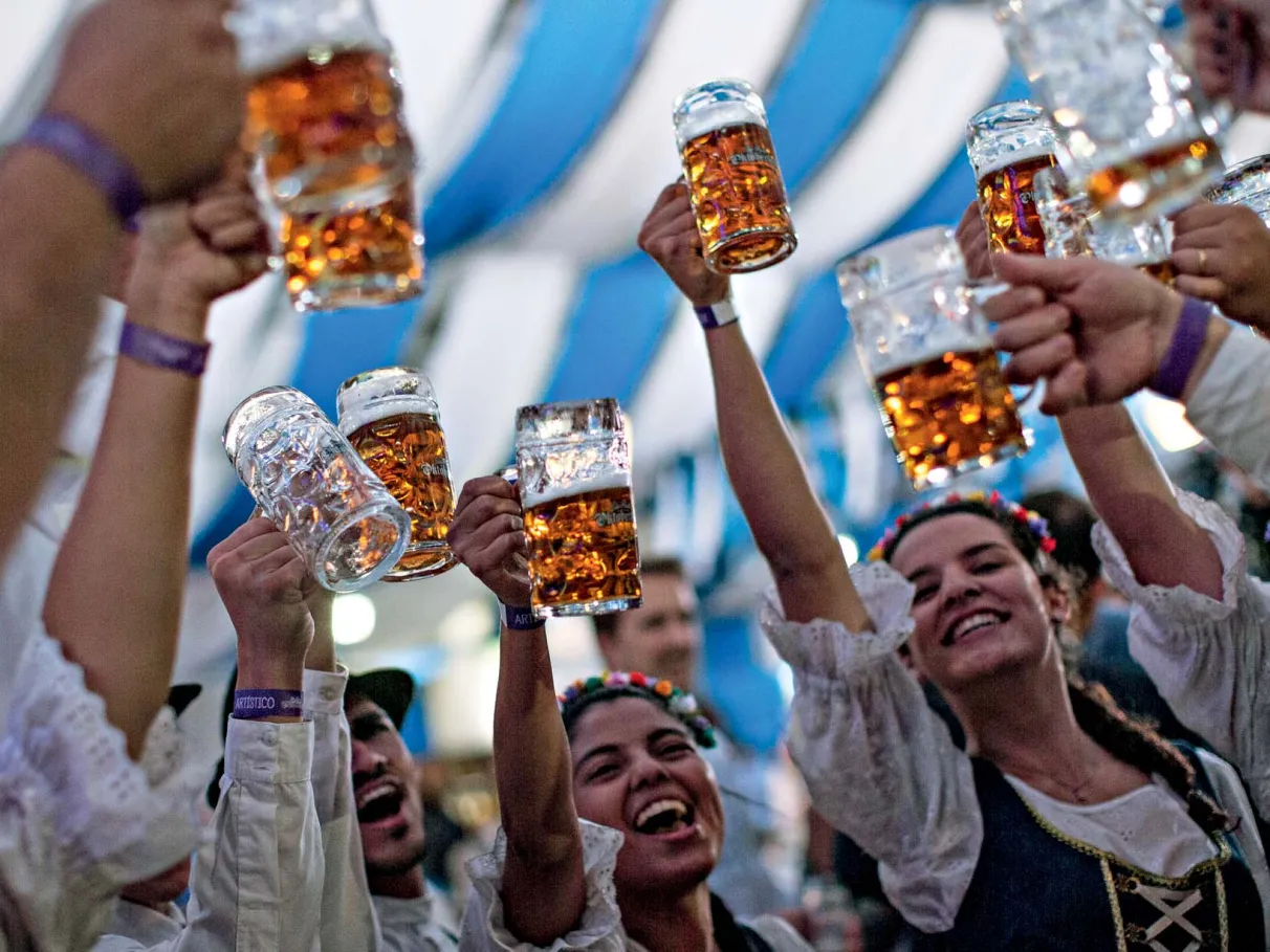 Oktoberfest Serra agita o Parque da Cidade com música, cerveja e gastronomia