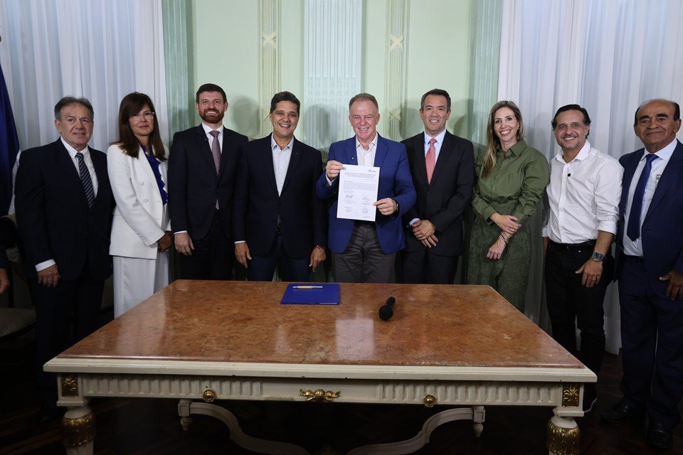 Governo do ES firma contrato para sistema de esgotamento sanitário em 43 cidades