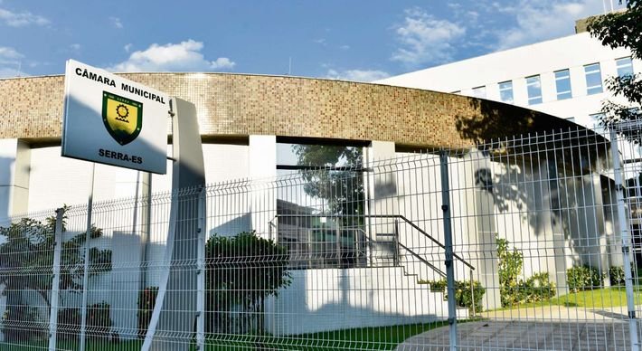 Tribunal de Justiça suspende posse dos suplentes de vereadores afastados na Serra