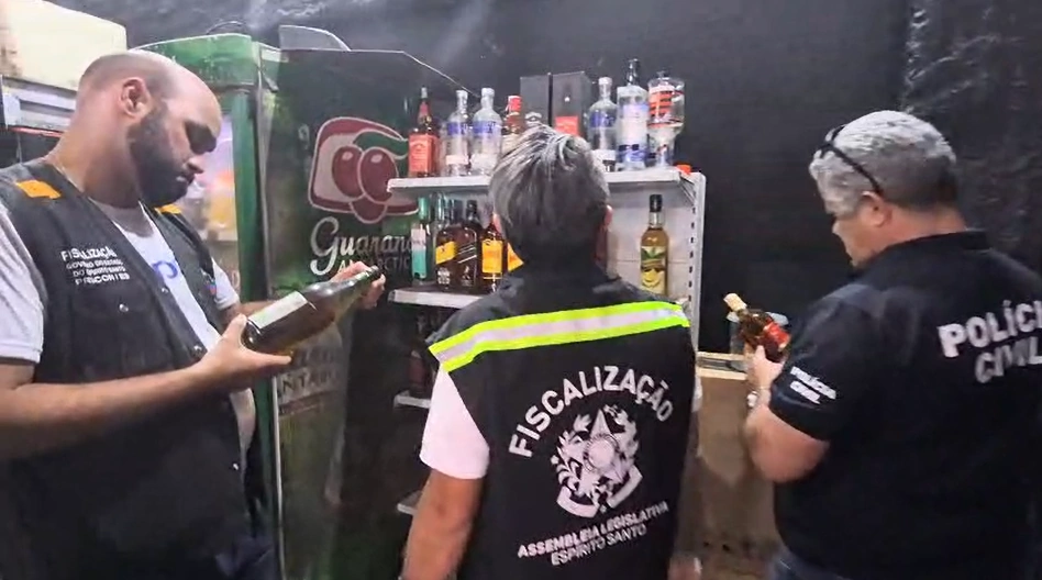 Operação apreende mais de 200 bebidas falsificadas em distribuidoras do ES