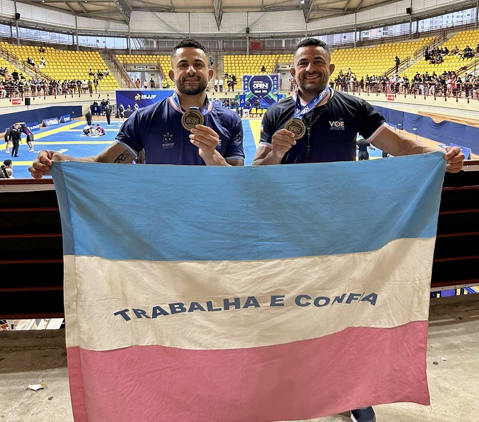 Gêmeos capixabas conquistam pódios no Internacional Open de Jiu-Jitsu
