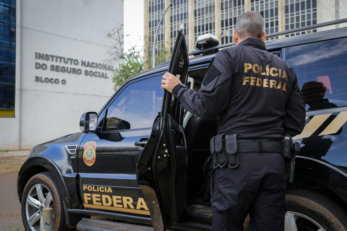 Operação contra descontos de aposentados: Polícia Federal cumpre mandados no ES