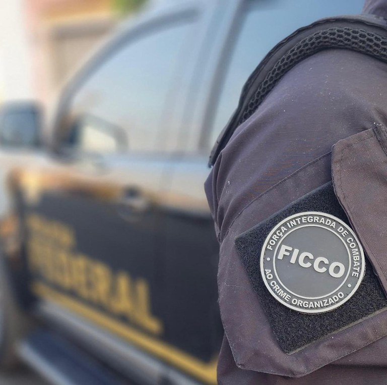 Policiais do departamento de narcóticos são presos suspeitos de tráfico no ES