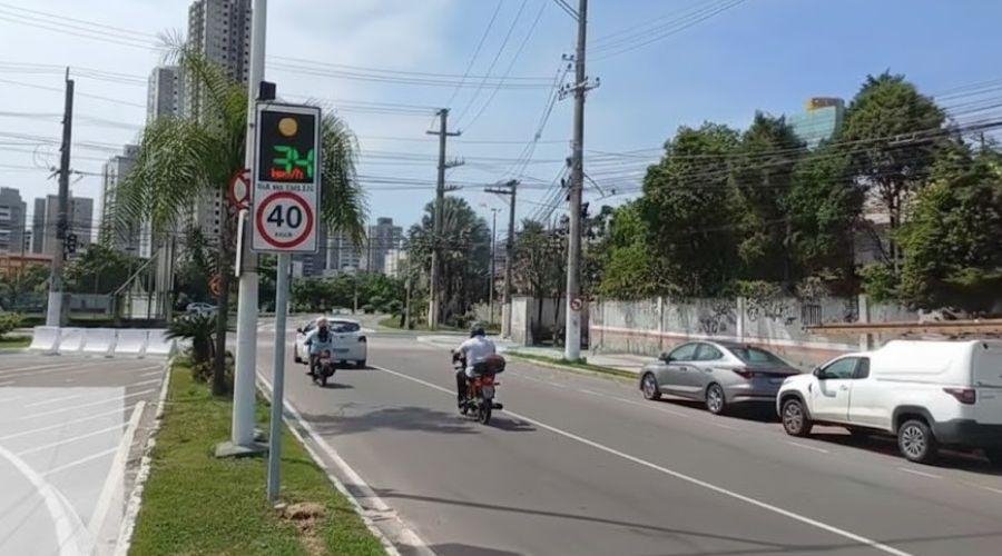 Vila Velha instala 16 indicadores educativos de velocidade em vias movimentadas