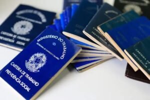 Pesquisa diz que 73% dos brasileiros apoiam fim da escala 6×1