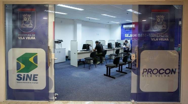 Procon avalia que alunos devem ir à Justiça após escola mudar de cidade