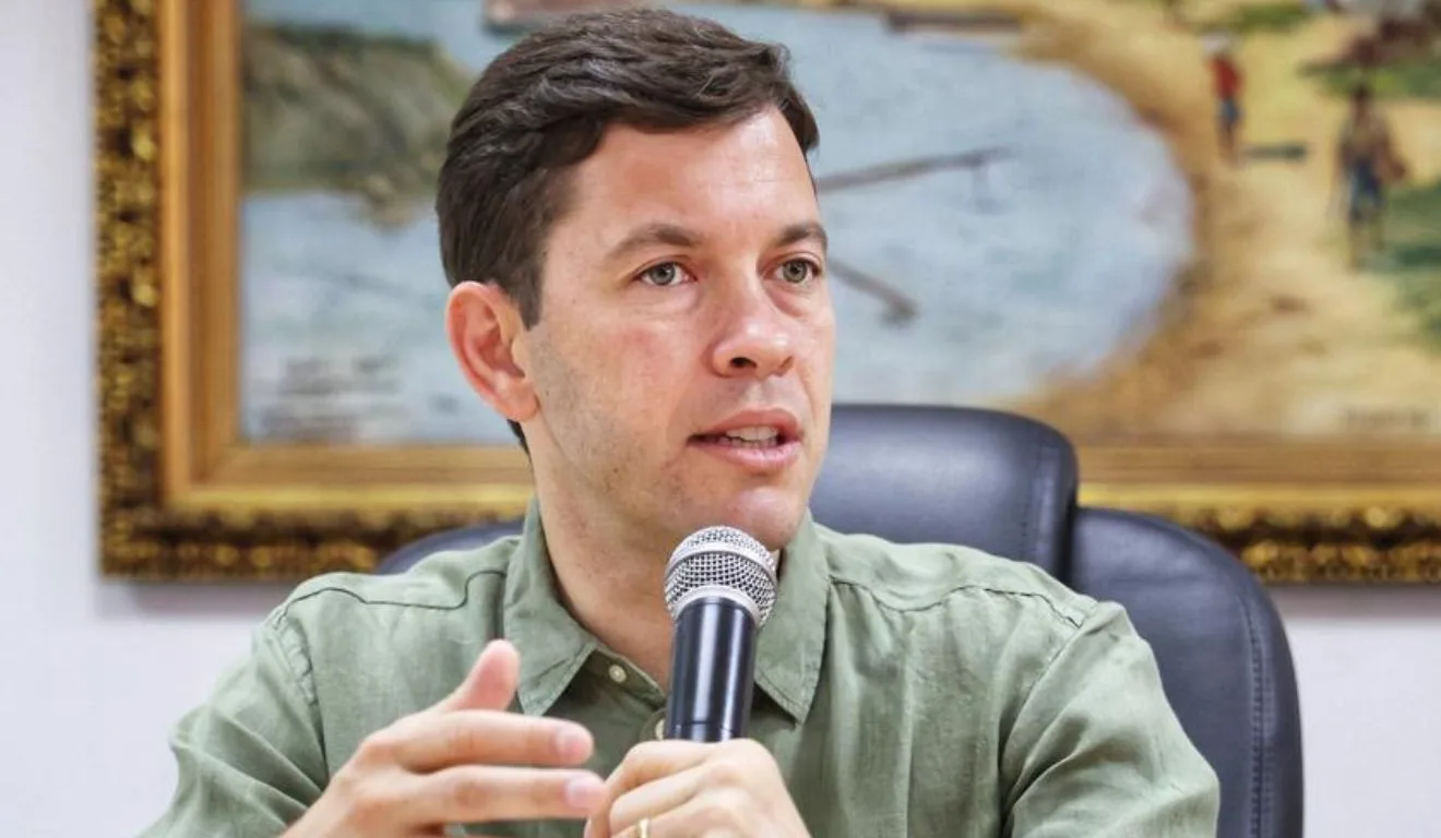 Prefeito Arnaldinho Borgo anuncia permanência em Vila Velha e retira pré-candidatura ao Governo do Estado