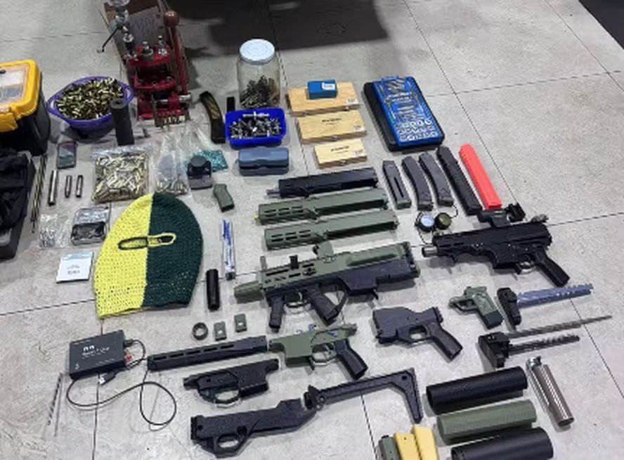 Operação que mira suspeitos de vender armas feitas por impressão 3D cumpre mandatos no ES