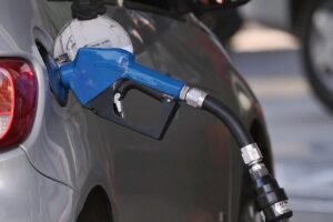 Polícia Federal e Procon fazem operação contra preços abusivos em postos do ES