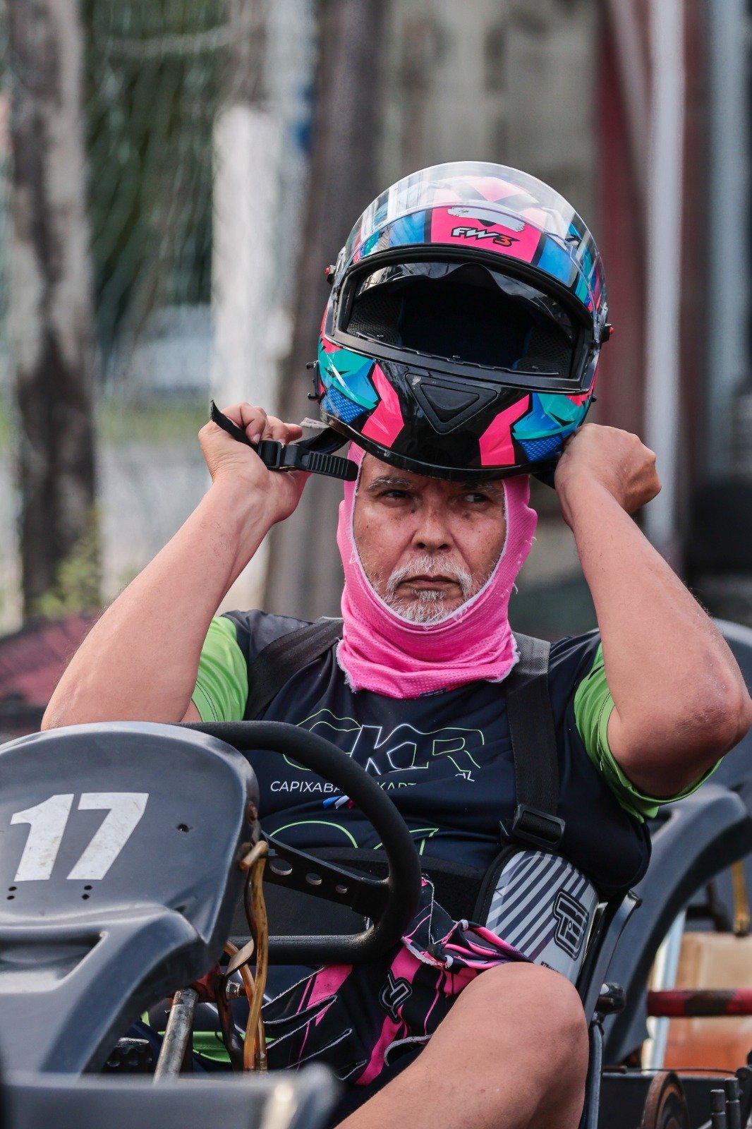 Seis meses após cirurgia, piloto capixaba de 61 anos volta às pistas e é destaque da Copa Verão de Kart em Vitória