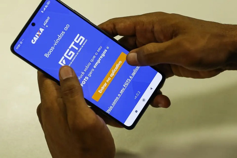 Governo prepara liberação do FGTS para ajudar endividados