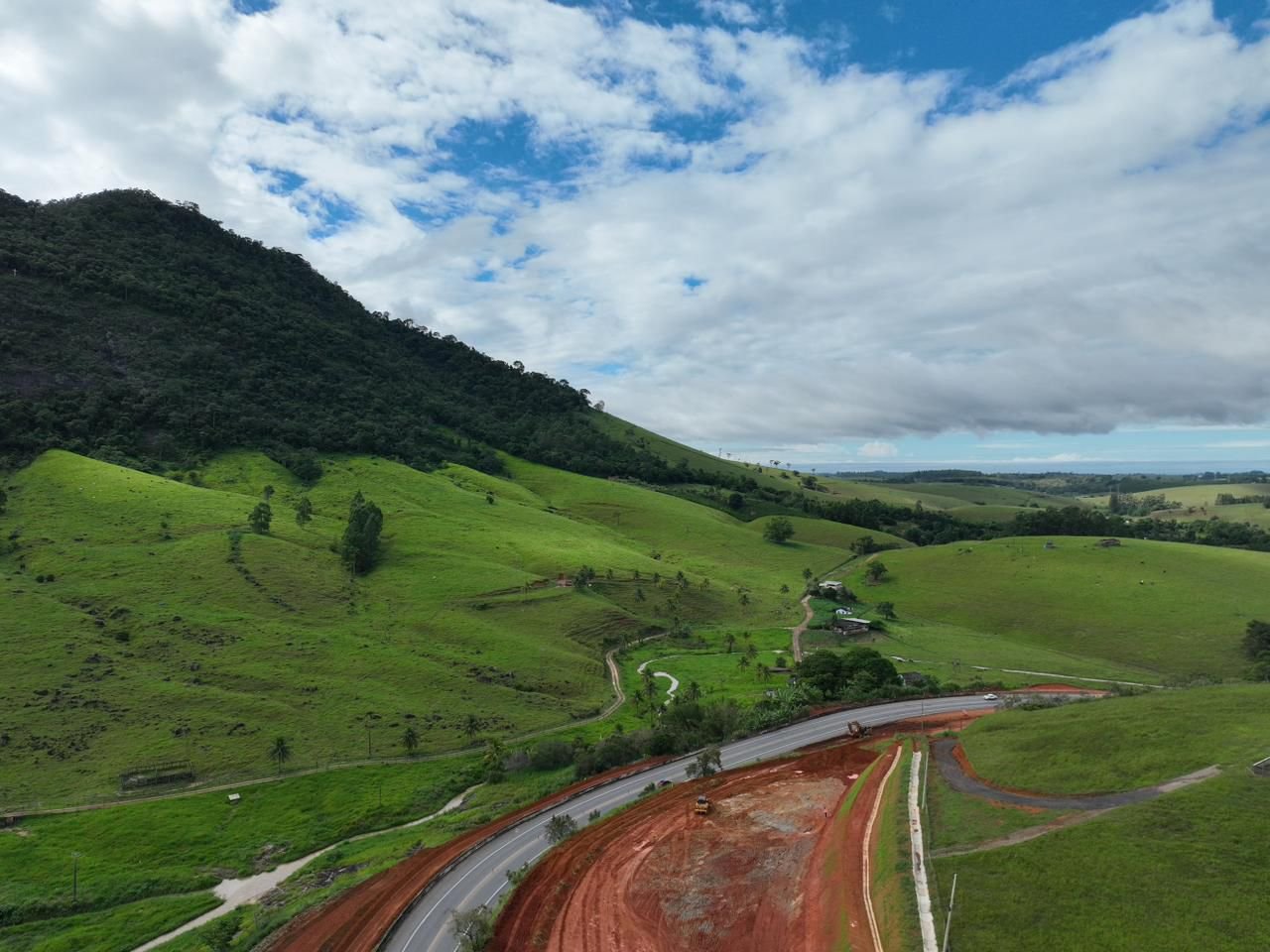 Trecho BR-101 será totalmente interditado para desmonte de rochas nesta quarta-feira