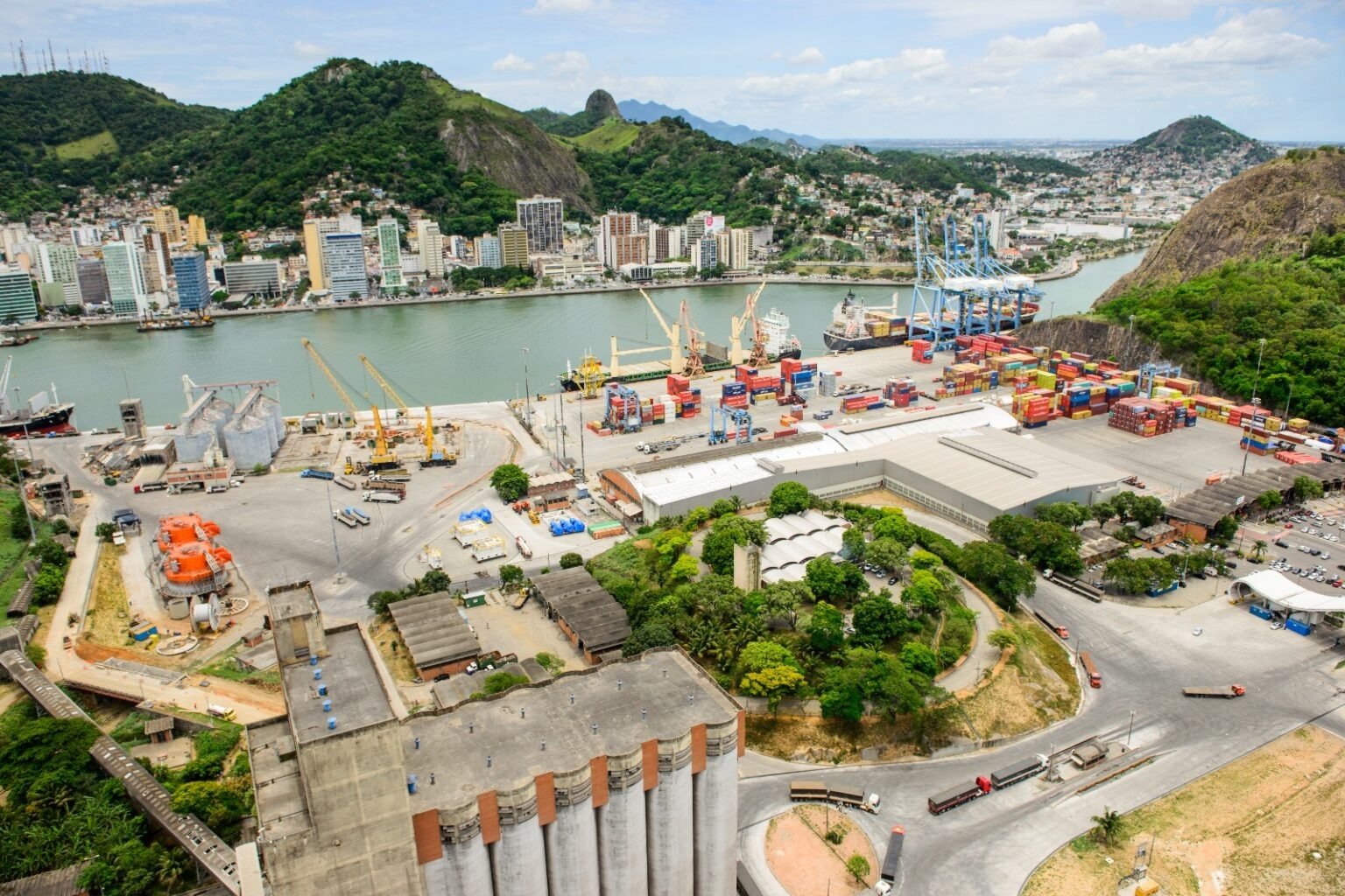 Portos de Vila Velha puxam crescimento logístico e aumentam protagonismo do ES