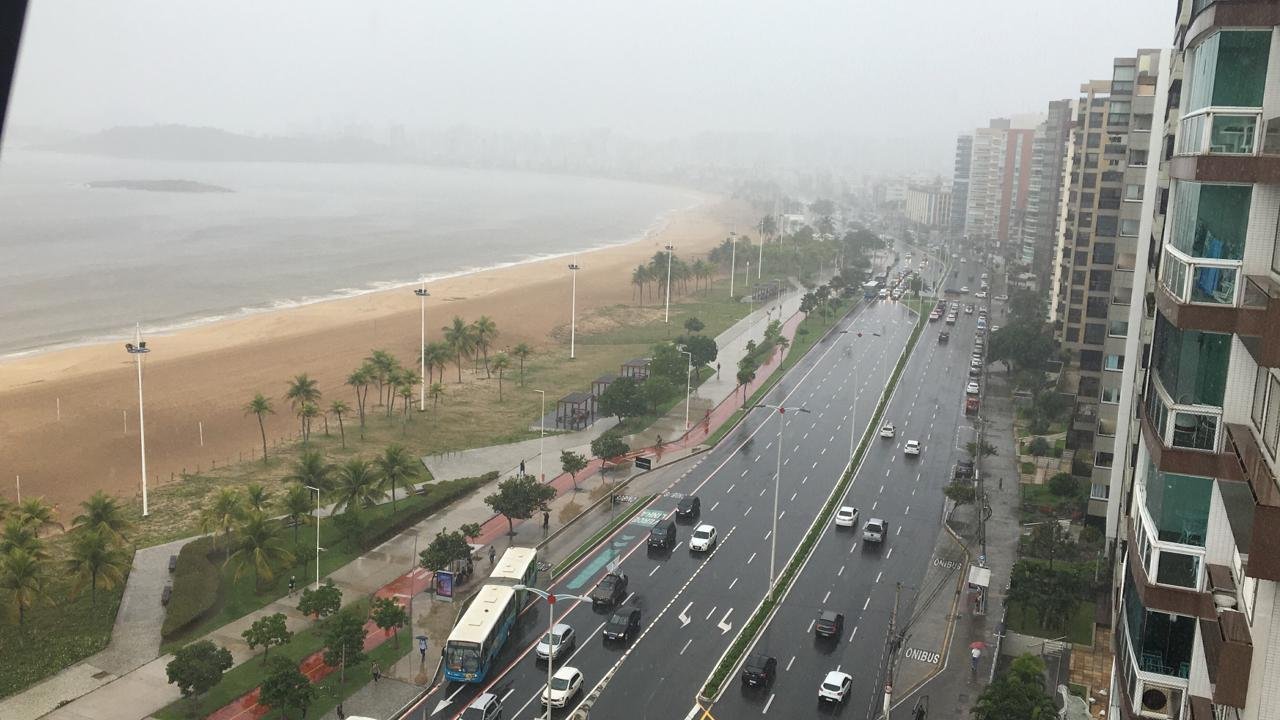 Passagem de frente fria vai mudar o tempo no ES durante o feriadão