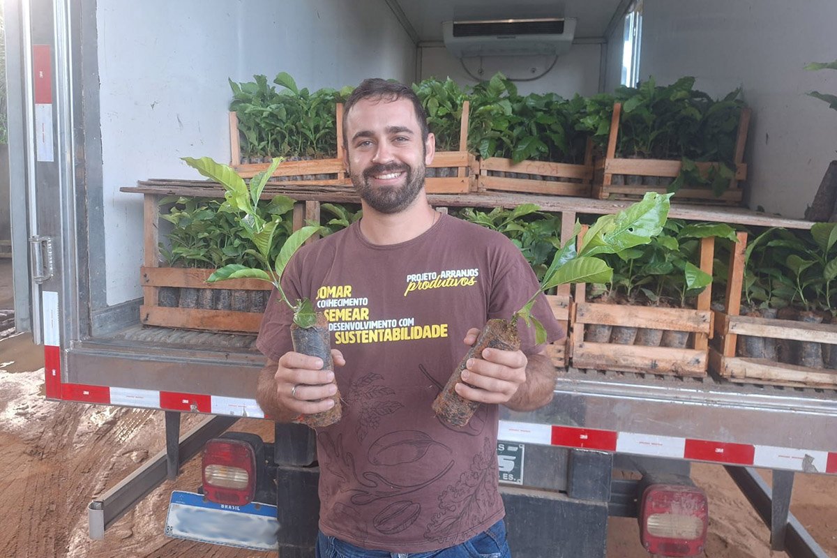 Caravana do Arranjos Produtivos entrega 149,5 mil mudas no norte