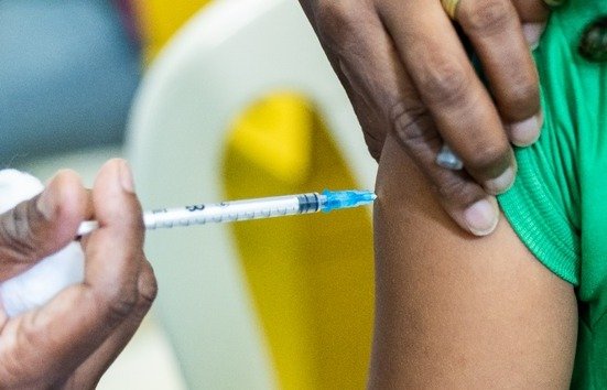 Vacinação contra a gripe, covid-19 e dengue sem agendamento em Vila Velha