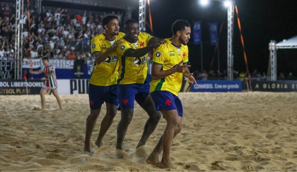 Libertadores de Beach Soccer em Vila Velha chega as quartas de final