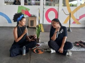 Biblioteca Transcol leva música, poesia e performances artísticas aos terminais