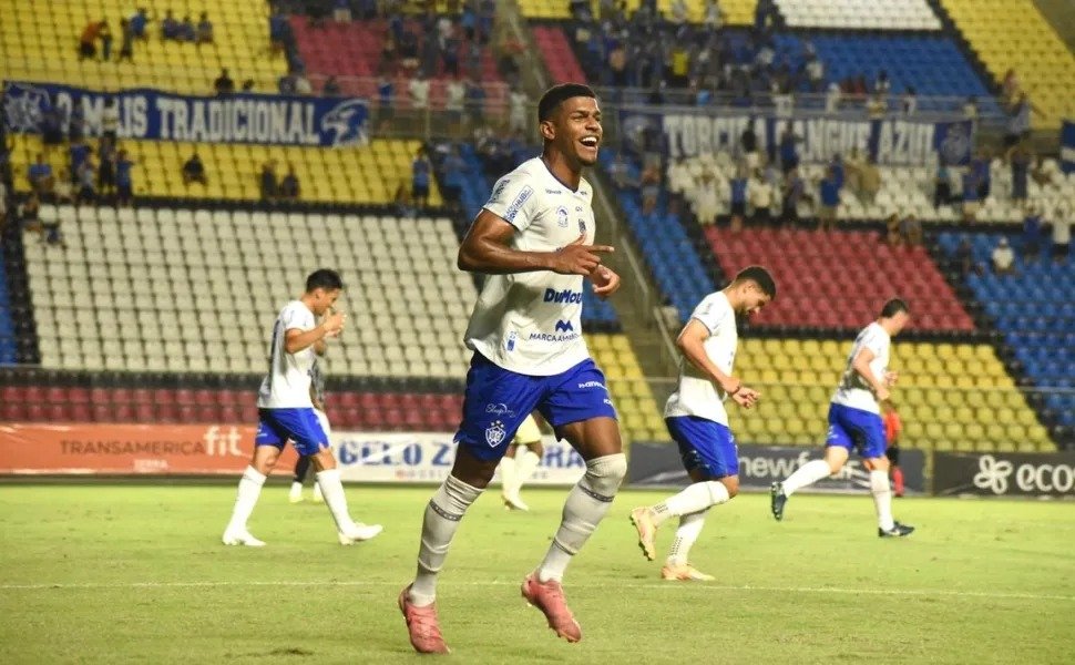 Vitória vence clássico contra Rio Branco e assume a liderança na Série D