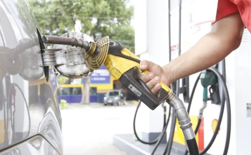 Dia Livre de Impostos: 5 mil litros de gasolina a R$ 4,34 nesta quinta-feira