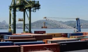 Tarifa adicional de 25% dos EUA ameaça exportações e preocupa indústria no ES