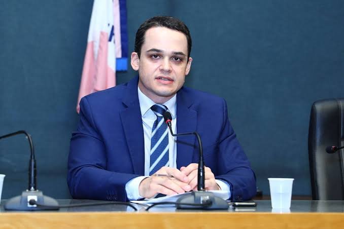 Pazolini faz primeira publicação como “pré-candidato a governador”