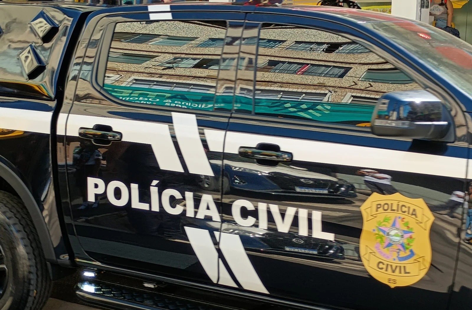 Mãe e padrasto são presos suspeitos de estuprar adolescentes em no Norte do ES