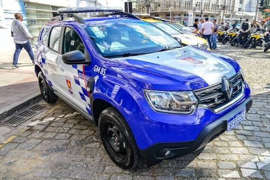 Guarda de Vitória detém advogado após resistência e agressão em abordagem na Praia do Suá